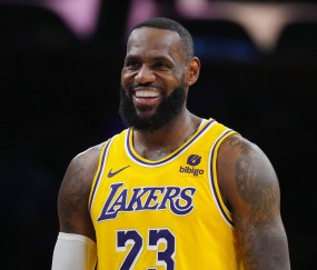 詹姆斯代表战-九游体育